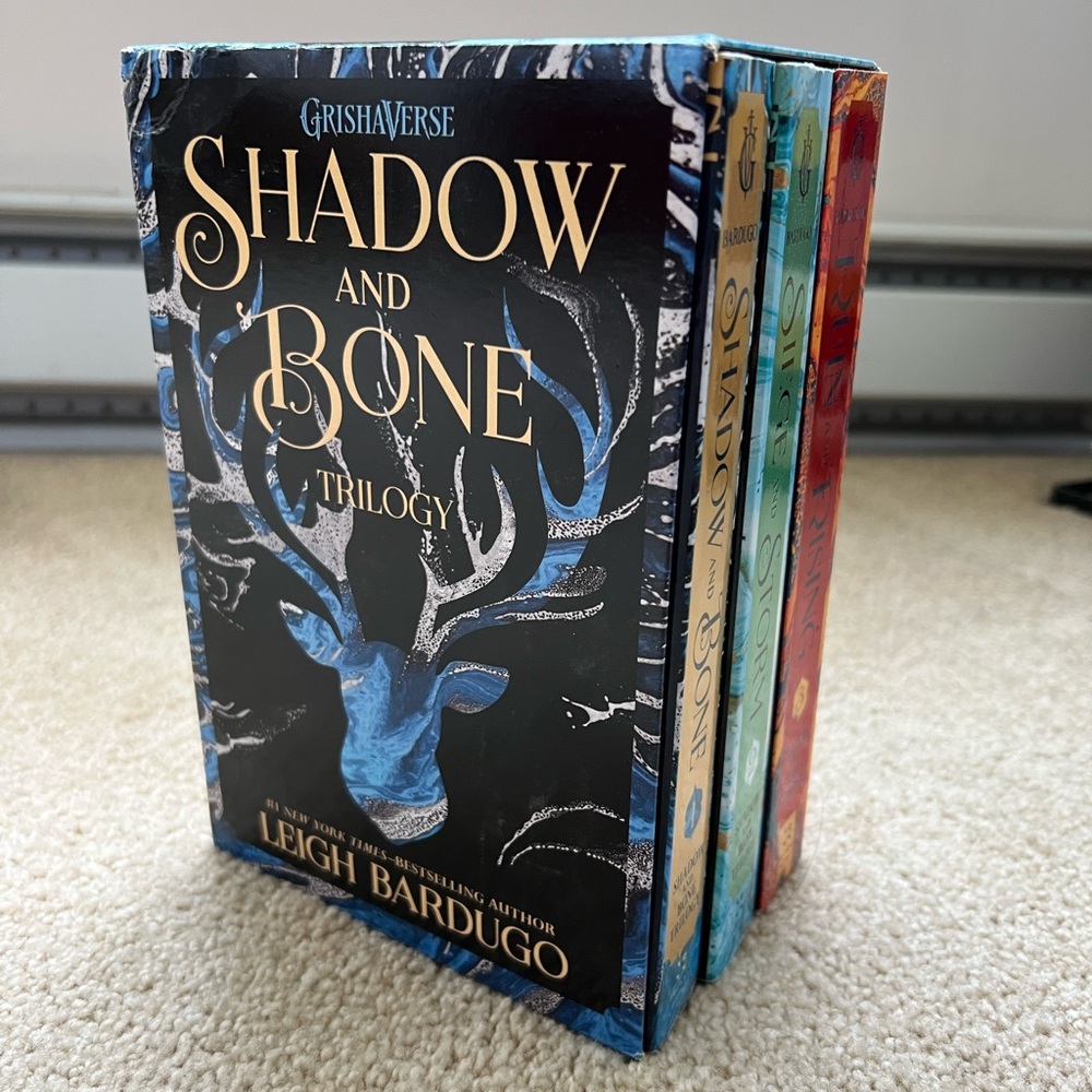 Leigh Barduogo’s SHADOW AND BONE Grishaverse Trilogy All-In-One Set